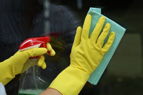 Professional end of tenancy cleaning in a London apartment