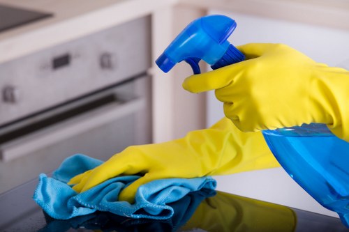 Final property cleaning checklist for tenants moving out in London